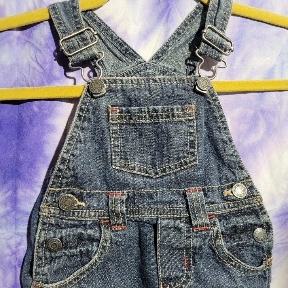 Old Navy Babys Unisex Blue Denim Overalls Size 3-6 Months